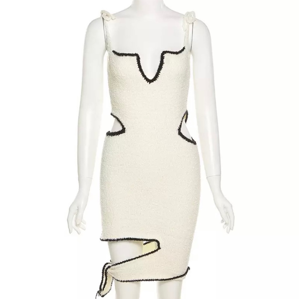 Black/ white cozy fitted dress